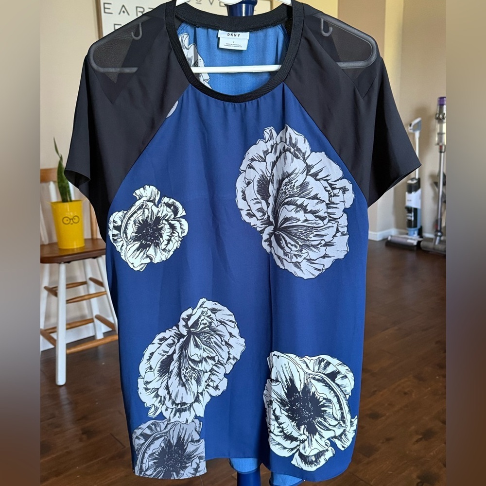DKNY Blue/White/Grey Floral top, Sheer Shoulders, Size L